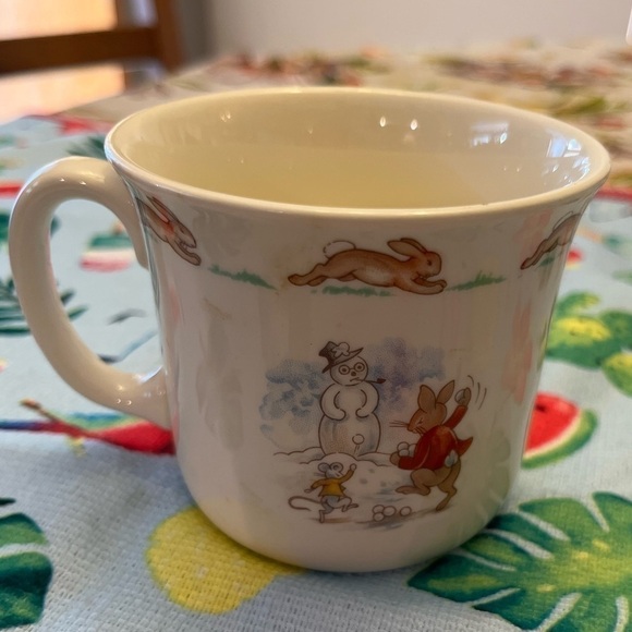 Bunnykins Royal Doulton Peter Rabbit cup - Picture 2 of 5